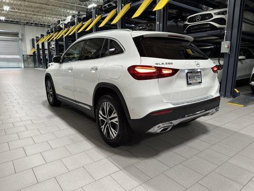 2025 Mercedes-Benz GLA 250 Base 4MATIC