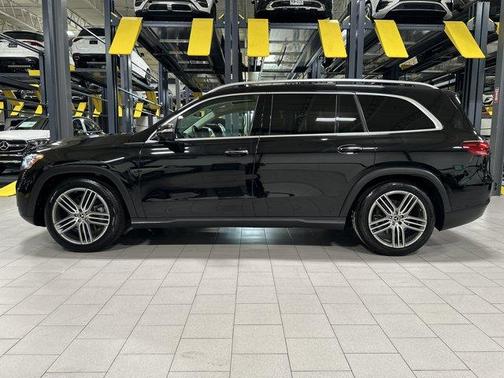 Obsidian Black Metallic 2024 Mercedes-Benz GLS 450 4MATIC