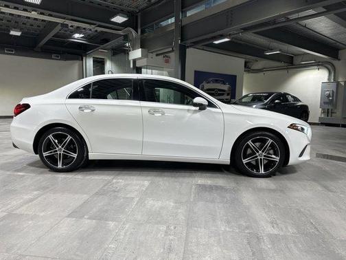 2022 Mercedes-Benz A-Class A 220 4MATIC