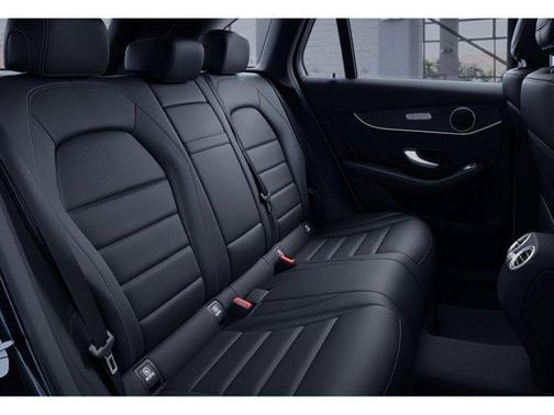 Obsidian Black Metallic 2022 Mercedes-Benz GLC 300 Base 4MATIC