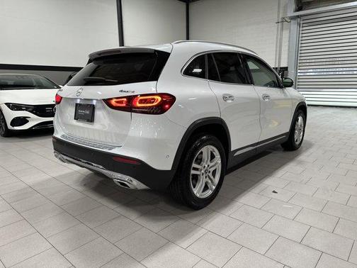 2022 Mercedes-Benz GLA 250 Base 4MATIC
