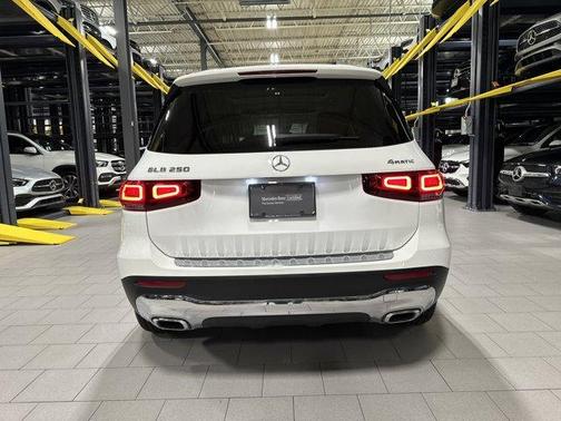 2022 Mercedes-Benz GLB 250 Base 4MATIC