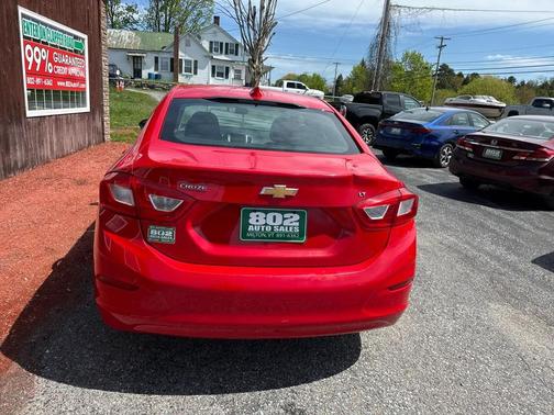 Red 2017 Chevrolet Cruze LT