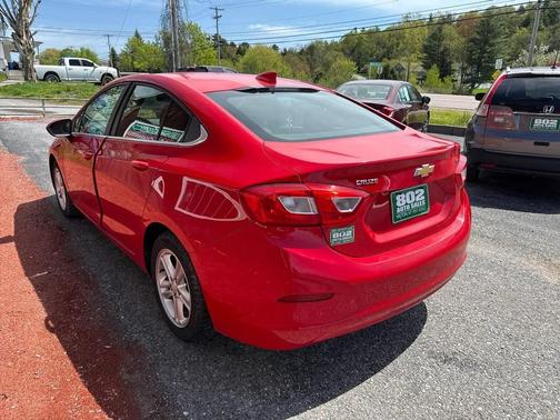 Red 2017 Chevrolet Cruze LT
