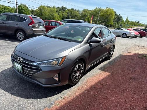 Machine Gray 2019 Hyundai ELANTRA SE