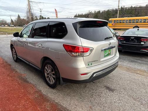 2015 Nissan Pathfinder SV