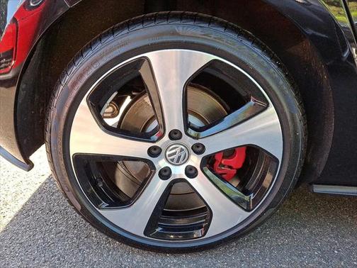 2017 Volkswagen Golf GTI 2.0T SE 4-Door
