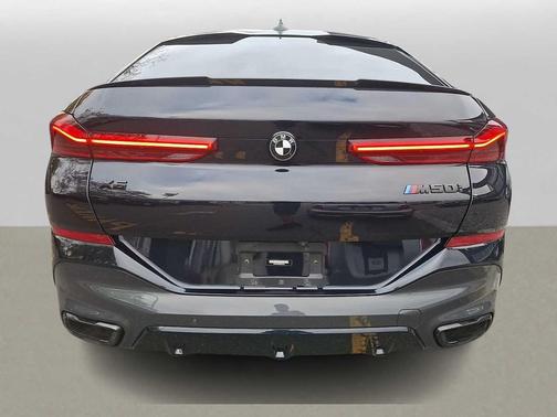 2022 BMW X6 M50i