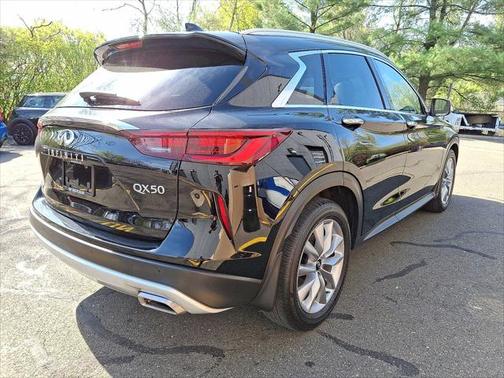 2022 INFINITI QX50 LUXE AWD