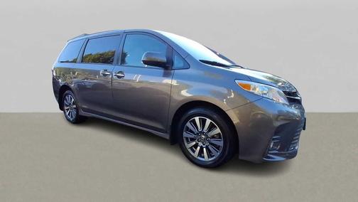 2020 Toyota Sienna XLE Premium