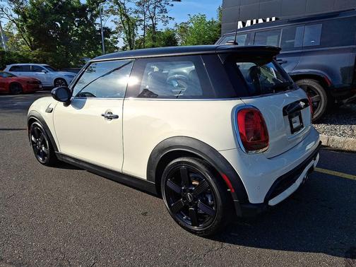 Pepper White 2022 MINI Hardtop Cooper S