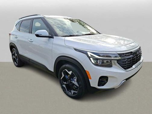 Snow White Pearl 2024 Kia Seltos EX