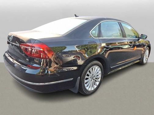 2017 Volkswagen Passat 1.8T SE