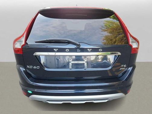 Blue 2017 Volvo XC60 T6 Dynamic