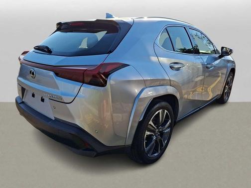 Iridium 2023 Lexus UX 250h Base