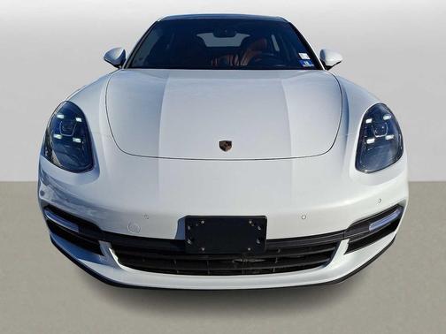 2018 Porsche Panamera 4