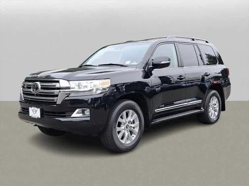 2017 Toyota Land Cruiser Base