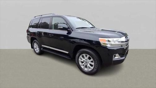 2017 Toyota Land Cruiser Base