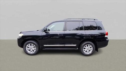 2017 Toyota Land Cruiser Base
