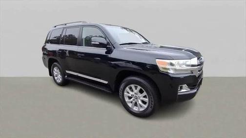 2017 Toyota Land Cruiser Base