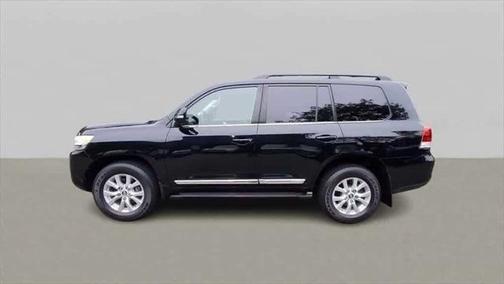 2017 Toyota Land Cruiser Base