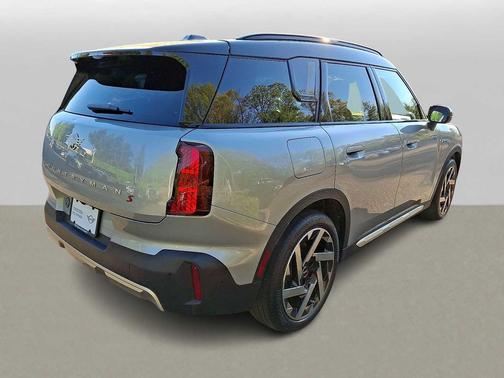 Melting Silver III Metallic 2026 MINI Countryman Cooper S ALL4
