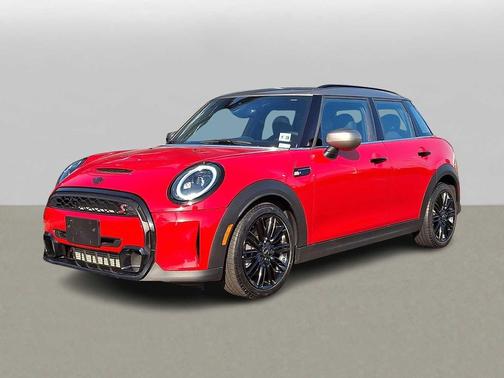 Chili Red 2023 MINI Hardtop Cooper S