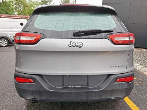 2015 Jeep Cherokee Sport