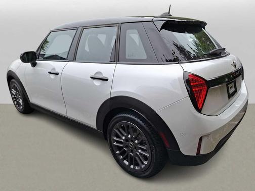 Nanuq White Metallic 2026 MINI Hardtop Cooper