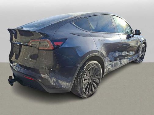 2024 Tesla Model Y Long Range Dual Motor All-Wheel Drive