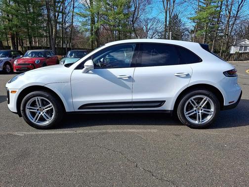 2022 Porsche Macan Macan