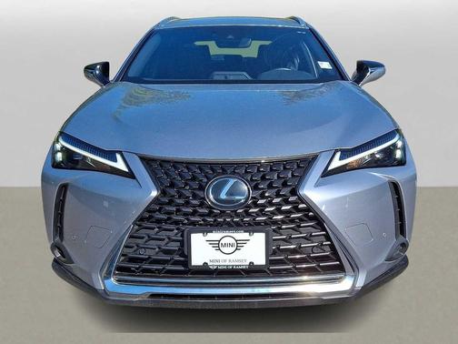 Iridium 2023 Lexus UX 250h Base