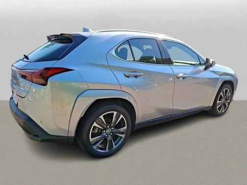 Iridium 2023 Lexus UX 250h Base