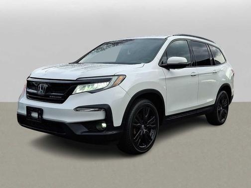 Platinum White Pearl 2022 Honda Pilot AWD Black Edition