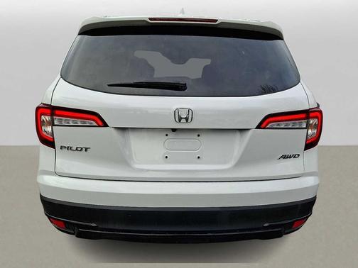 Platinum White Pearl 2022 Honda Pilot AWD Black Edition