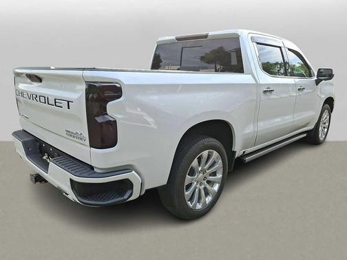 Iridescent Pearl Tricoat 2022 Chevrolet Silverado 1500 Limited High Country