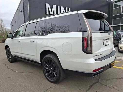 2023 Cadillac Escalade ESV Sport Platinum