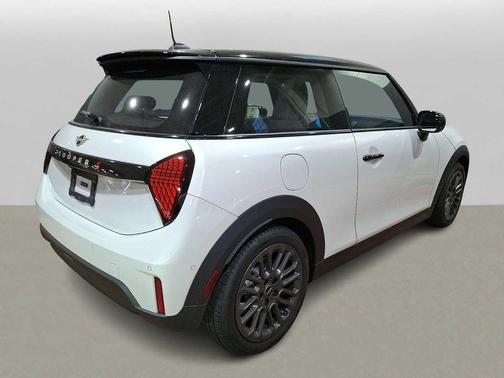 Nanuq White Metallic 2026 MINI Hardtop Cooper S