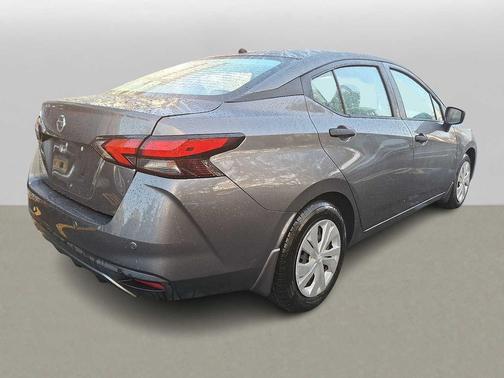 2022 Nissan Versa 1.6 S