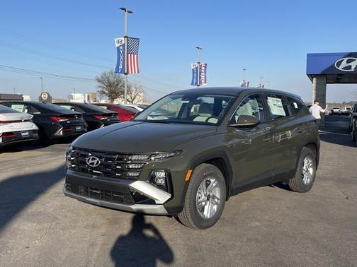 2025 Hyundai TUCSON SE