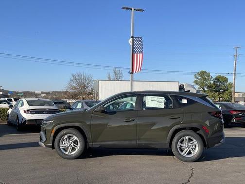 2025 Hyundai TUCSON SE