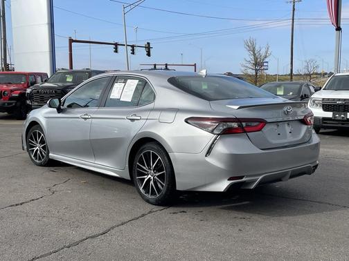 2024 Toyota Camry SE
