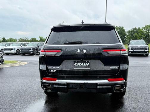 Diamond Black Crystal Pearlcoat 2021 Jeep Grand Cherokee L Overland