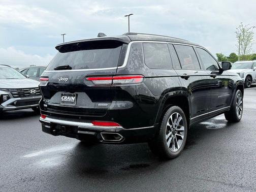 Diamond Black Crystal Pearlcoat 2021 Jeep Grand Cherokee L Overland