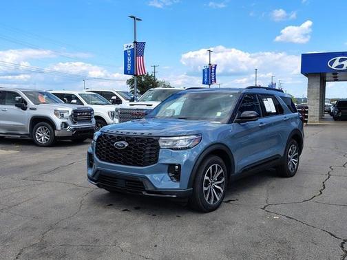 2025 Ford Explorer ST-Line