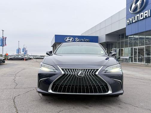2023 Lexus ES 300h Luxury