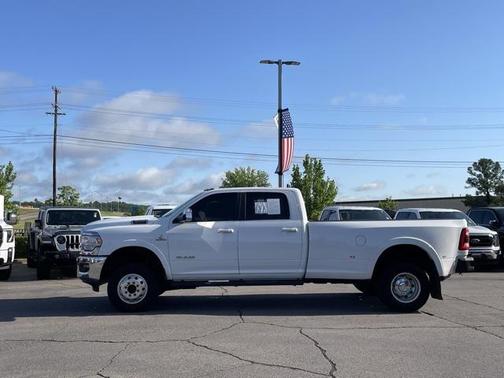 2021 RAM 3500 Laramie Crew Cab 4x4 8' Box