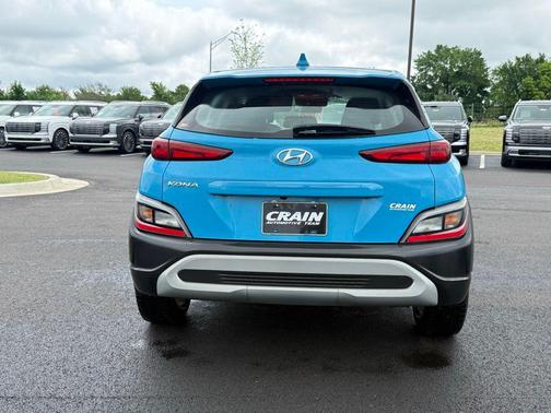 Teal 2022 Hyundai KONA SE