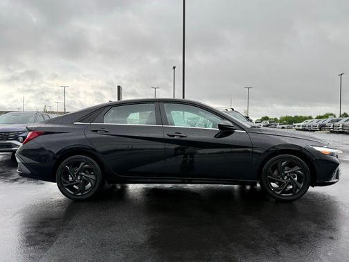 Abyss Black 2026 Hyundai ELANTRA Sport