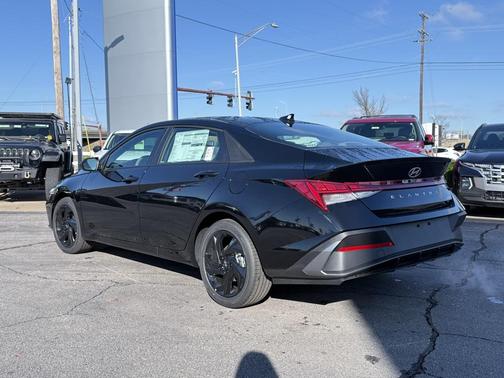 2026 Hyundai ELANTRA HEV SEL Sport